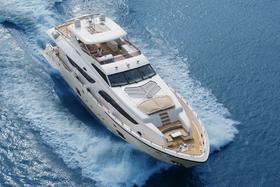 2018 年产 108 尺游艇