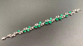 Guild证书祖母绿手链，5.00克拉/15颗，vivid green及以上，哥伦比亚产地，微油
VS钻石2.198克拉，
18K白金