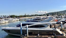 2012 年产 80 尺豪华游艇