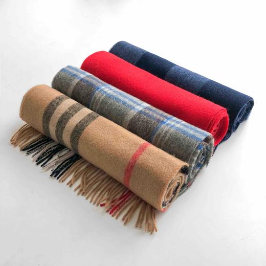 【5天左右发】日本100%绵羊毛男女情侣款围巾(礼盒装)  186*32.5cm 商品图6