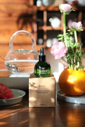 世界这么宏大，而我需要一点点就够了，比如一朵花