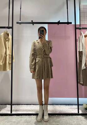 女装女士连衣裙 货号：211L142