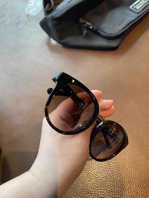 Tory burch 经典女款太阳镜 商品图1