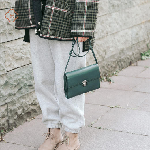 米马成衣 复古苔藓绿小牛皮坤包 自带离家出走女主气质 商品图2