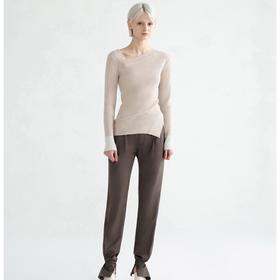 斜开领修身针织上衣