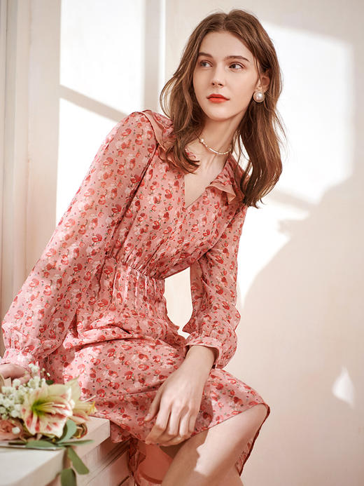 欧芮儿印花雪纺连衣裙春季新款娃娃领收腰显瘦甜美减龄俏皮压褶裙 商品图1