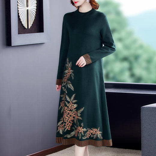 NYL-4681813秋冬新款中长款针织连衣裙 商品图3