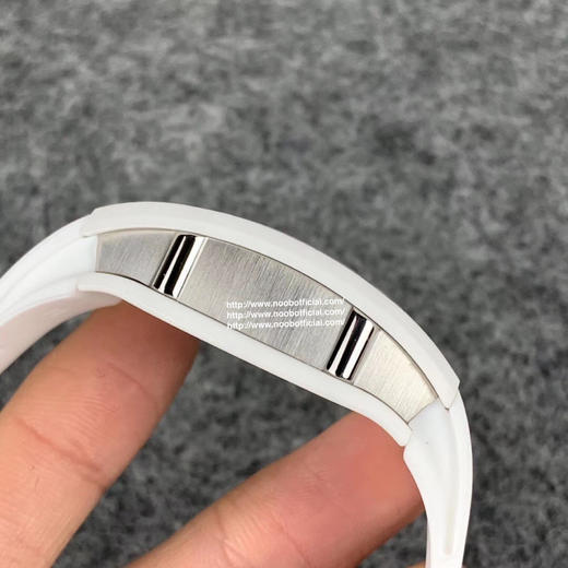 RichardMille理查德•米勒（女款陶瓷系列）RM 07-01 WHITE CERAMIC DIAMONDS🇫🇷精准走时节拍28800尺寸 搭配专柜正品一致的天然陶瓷 31mmX45mm 商品图3