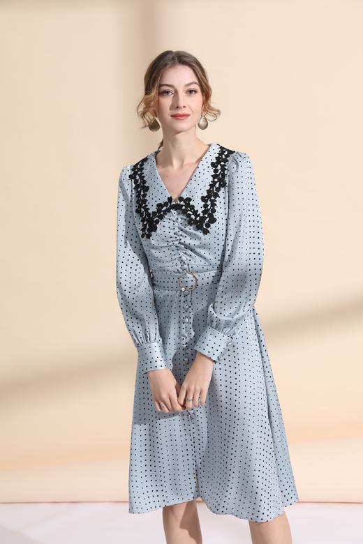 开叉摆复古领泡泡袖连衣裙（附腰带） 商品图4