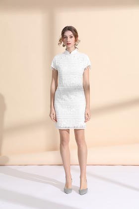 手工钉珠装饰改良小旗袍