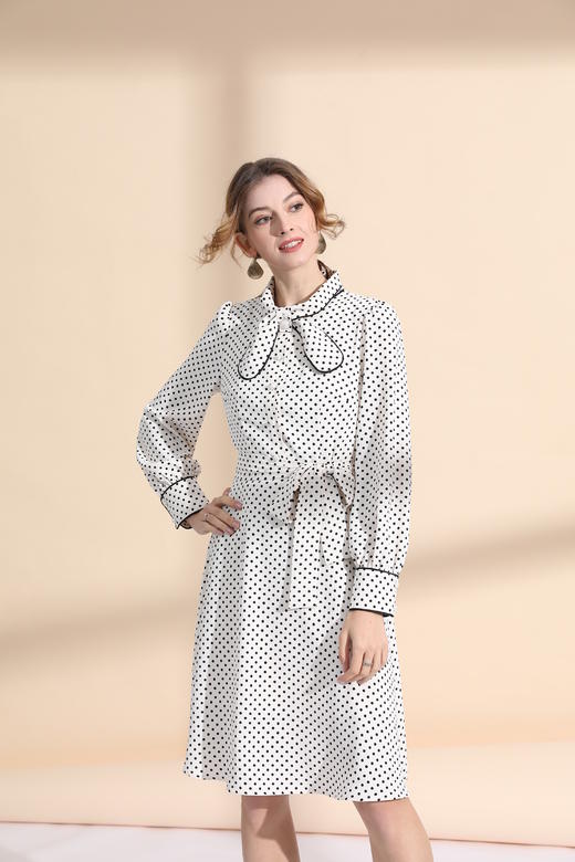 领蝴蝶结装饰大摆连衣裙（附腰带） 商品图4