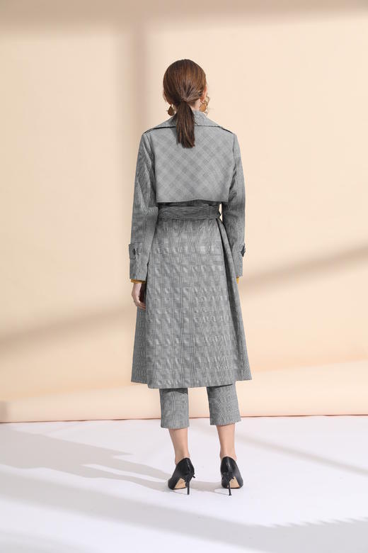 前双搭片经典风衣领风衣（附腰带） 商品图4