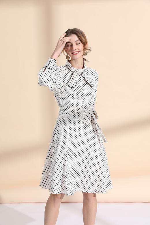 领蝴蝶结装饰大摆连衣裙（附腰带） 商品图1