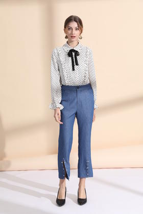 木耳边娃娃领长袖衬衣