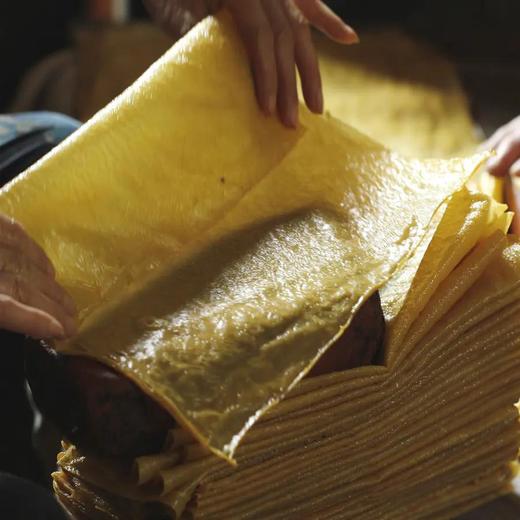 国家地理标志产品，云南石屏手工原汁豆腐皮，舌尖上的中国重点推荐 ，0添加。配料只有大豆和水，豆香浓郁 口感劲道 商品图5