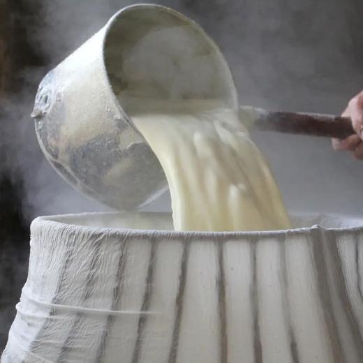 国家地理标志产品，云南石屏手工原汁豆腐皮，舌尖上的中国重点推荐 ，0添加。配料只有大豆和水，豆香浓郁 口感劲道 商品图6