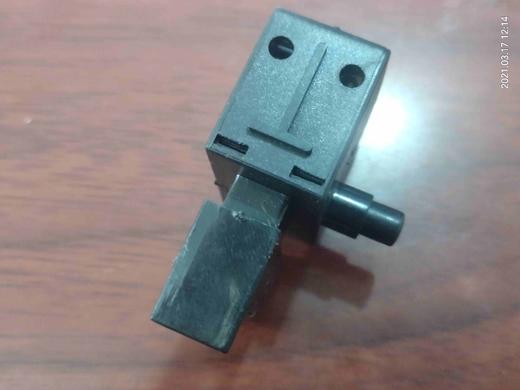 【货号04986】浙江100角磨机开关 单边接线开关电钻开关5A带锁开关 商品图6