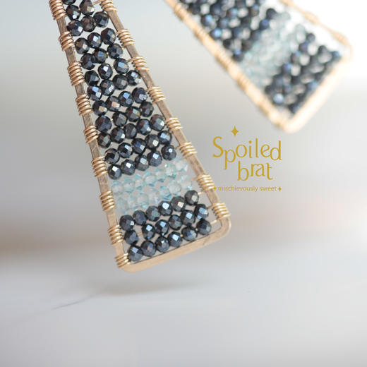 SpoiledBrat Jewelry塔型尖晶石磷灰石双色耳环 商品图1