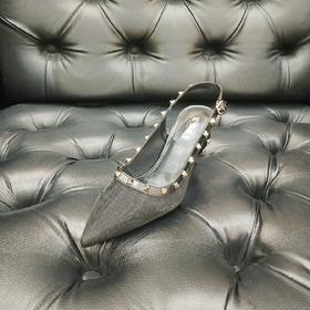 LFGJ 6611 网纱铆钉尖头细跟单鞋女