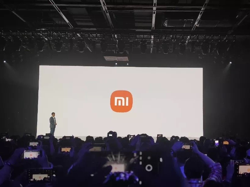 <em>小</em>米200万logo火出圈，我花了0元，做出了一样的「炸裂」级效果！