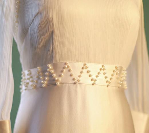 荷言HEYEN 东方美人【明星同款】重磅真丝+手工钉珠+蕾丝贴片手工旗袍 商品图4