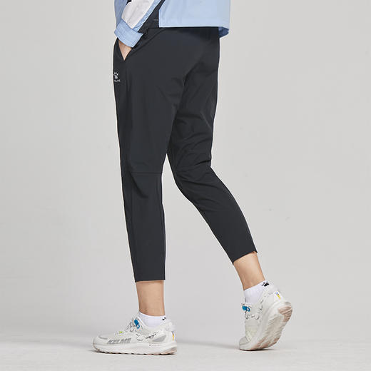 卡尔美 春夏速干透气健身运动裤女跑步梭织宽松直筒九分裤 商品图3