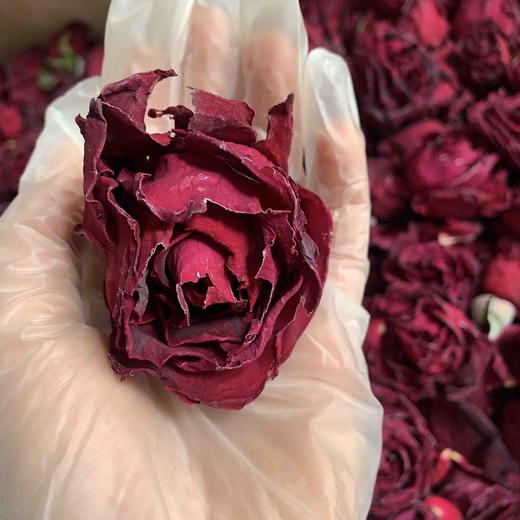 【云南冻干墨红玫瑰花】 冻干墨红花冠茶/ 玫瑰花瓣/ 玫瑰粉/瓶装散称包邮 商品图1
