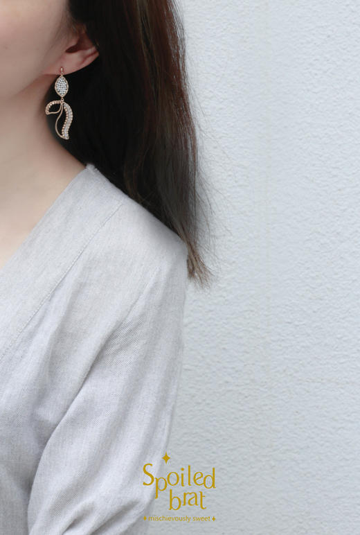 SpoiledBratJewelry 珍珠月光石耳环 商品图4