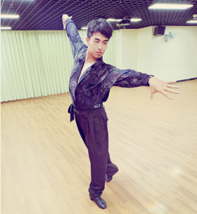 周5C拉丁舞基础班公园前1【梁耀斌】