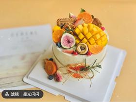 水果装饰蛋糕：（可买家留言备注谁过生日哈）