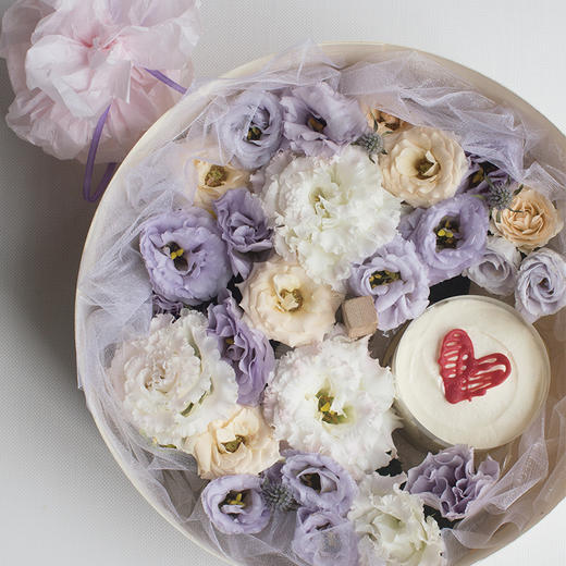 限量10盒「Heart」迷你鲜果蛋糕与花盒 商品图1