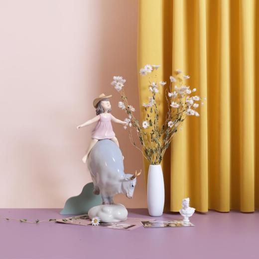 周双《一起飞-轻奢版》牛雕塑摆件 商品图4