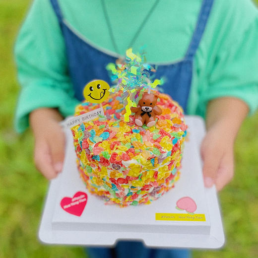 彩虹小熊 · 奶油蛋糕（为造型稳定，外层奶油需用到食品级塑料围边包裹） 商品图1