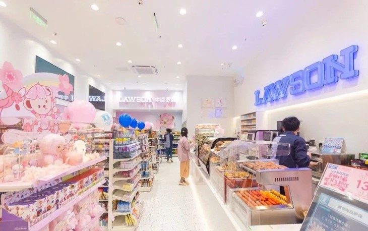 卖衣服、开书店、做茶饮…现在的便利店是如何吸引年轻人的？