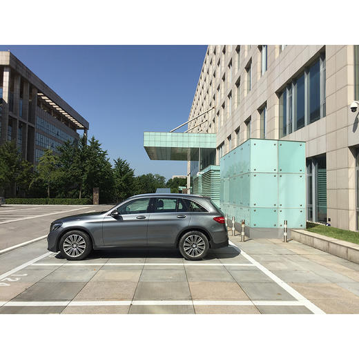 奔驰 GLC 260 4MATIC 动感型 【长租-北京】 商品图6