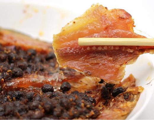 【采购下架】【助农】YN老巴王三峡烤鱼整条250g*2盒 (盐菜味和豆豉味） 商品图4