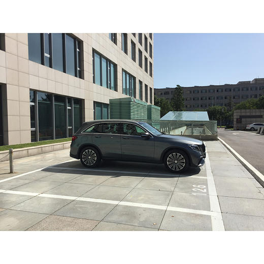奔驰 GLC 260 4MATIC 动感型 【长租-北京】 商品图5