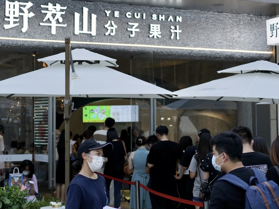 1杯果汁卖到1000元，却引无数人疯抢，他的秘诀是什么？
