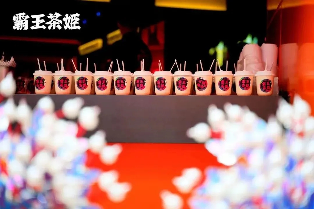 最高日出2000+杯！ 它如何从竞争惨烈的茶饮市场中脱颖而出 ？