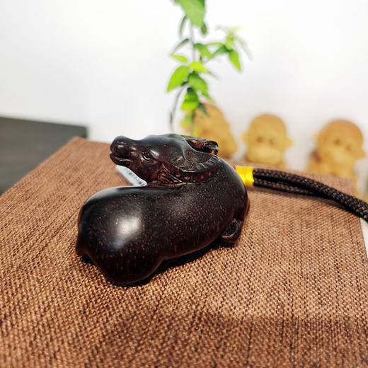 回首牛挂件 小叶紫檀 商品图2