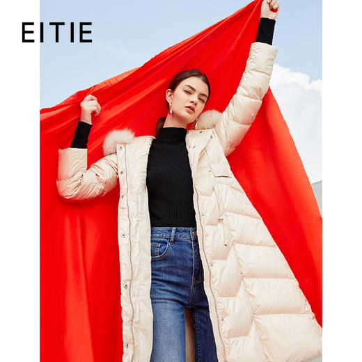 下架-EITIE爱特爱冬季新款时尚保暖收腰显瘦狐狸毛领长款羽绒服女6411110 商品图0