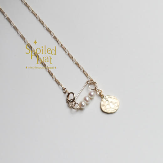 SpoiledBrat Jewelry珍珠别针圆牌不对称项链 商品图2