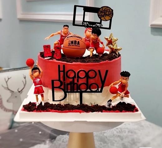 篮球主题蛋糕:小朋友大朋友们一定培养自己的兴趣爱好喔，打篮球不但能强身健体，还能愉悦身心喔 商品图0