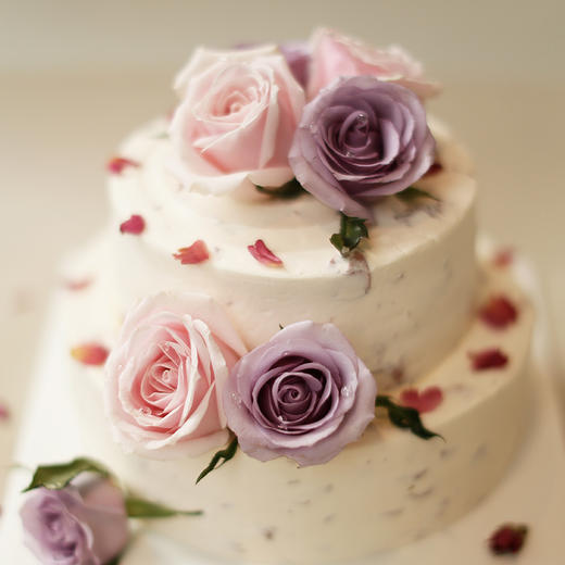 玫瑰荔枝双层鲜花蛋糕 商品图1