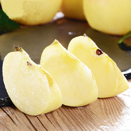 【快递停发，2月26日陆续发货】【山东.金苹果】奶油富士“黄金果” 果香浓郁 脆甜多汁 吃一口 就忘不了的味道 商品图1