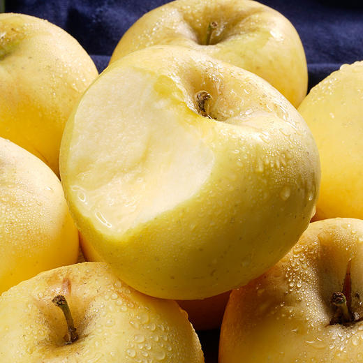 【快递停发，2月26日陆续发货】【山东.金苹果】奶油富士“黄金果” 果香浓郁 脆甜多汁 吃一口 就忘不了的味道 商品图5