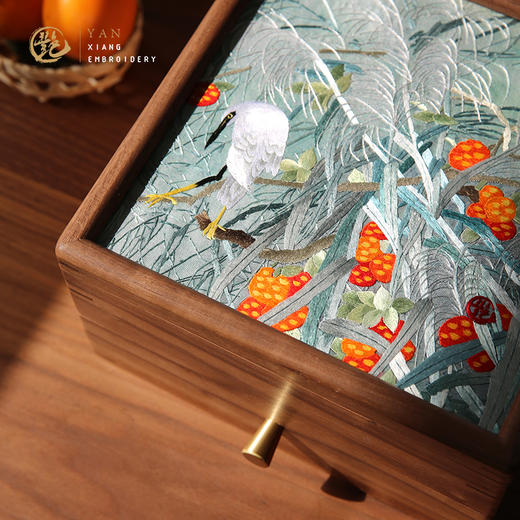 艷 湘绣  双层茶盒套装 北美胡桃木（带四杯+普洱茶） 商品图2