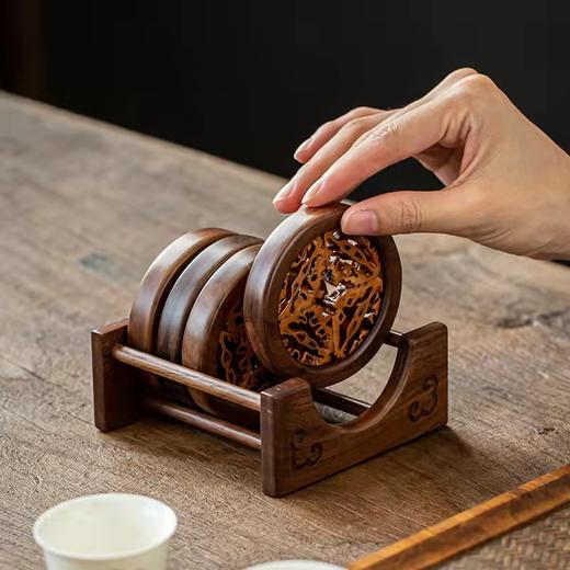 核美系列 圆杯托6托1架套装 核桃木+黑胡桃木 高端核桃杯垫 茶杯托隔热餐垫 商品图1