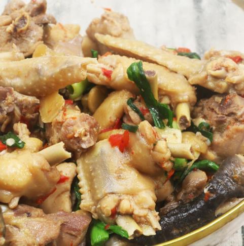 【2件立减10元】郧阳青山散养土公鸡杀完净重3.5斤左右 （半年以上）周五发货，需提前预定 商品图2