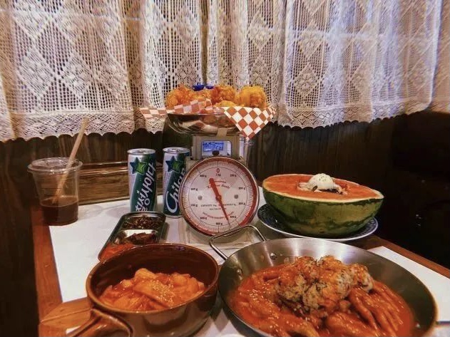潮流餐飲品牌靠什么“攻陷”年輕消費(fèi)者？從3個(gè)角度分析案例